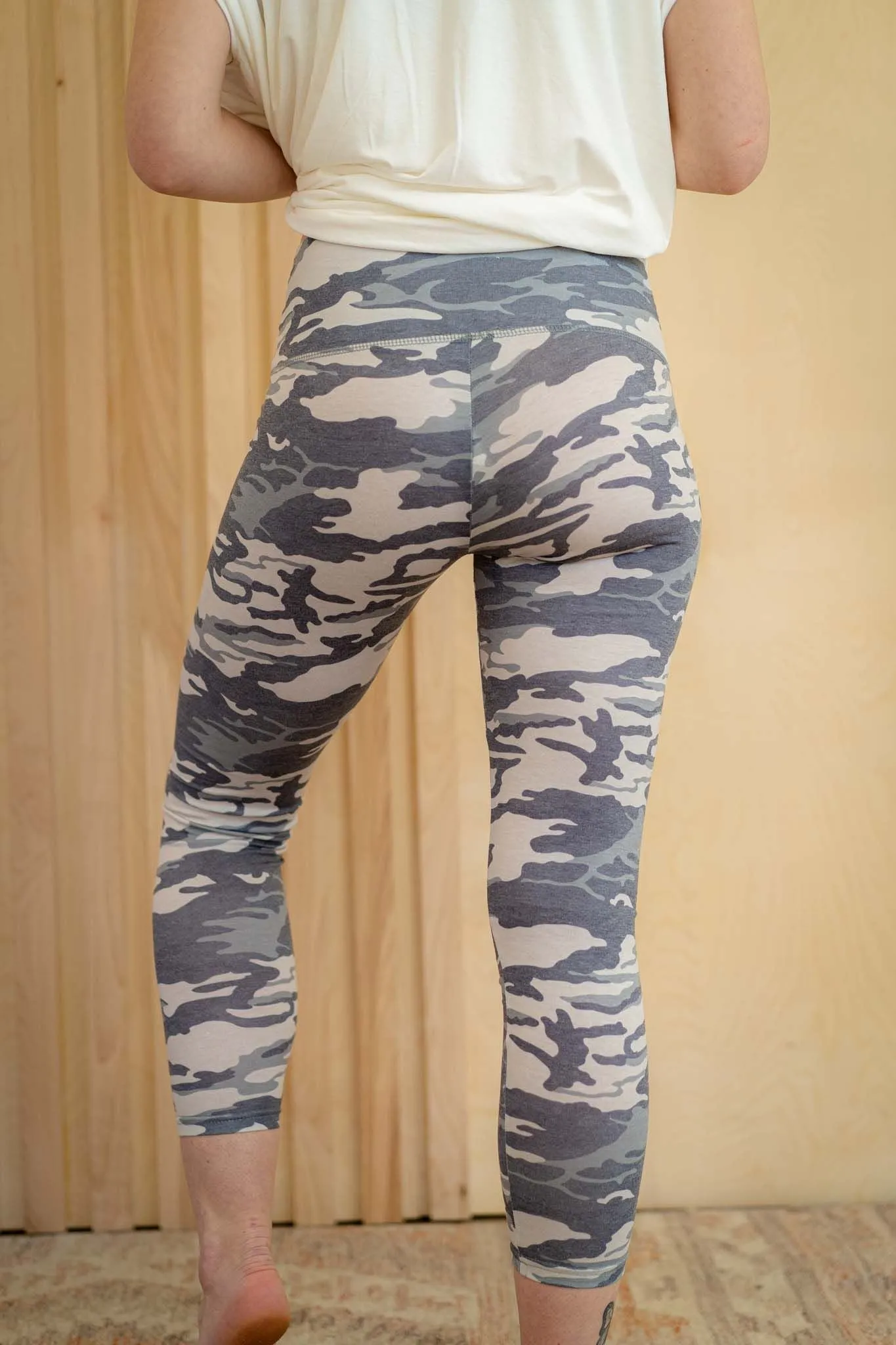 Camo Breeze Legging - Gray