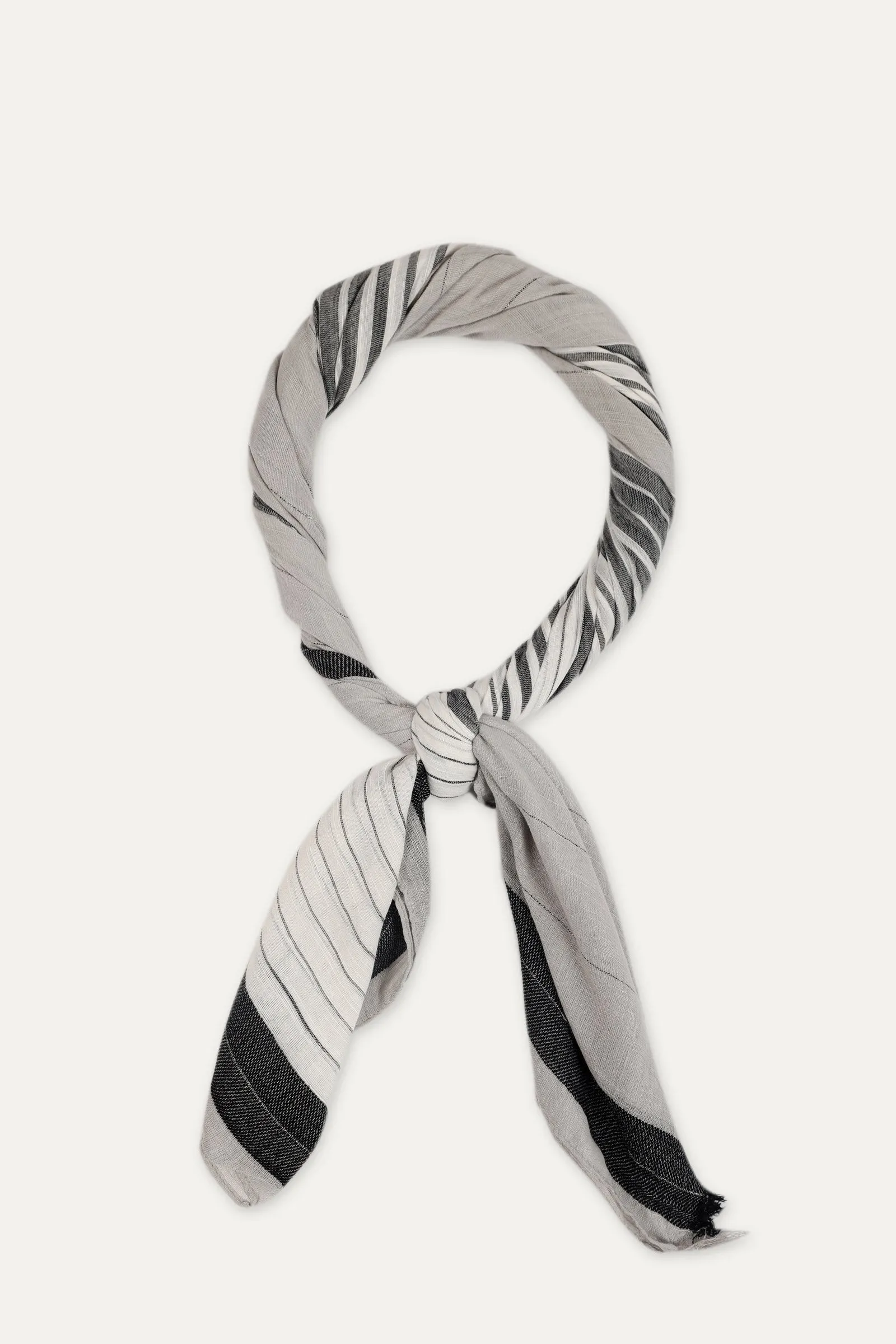 Fringed Hem Monotone Scarf