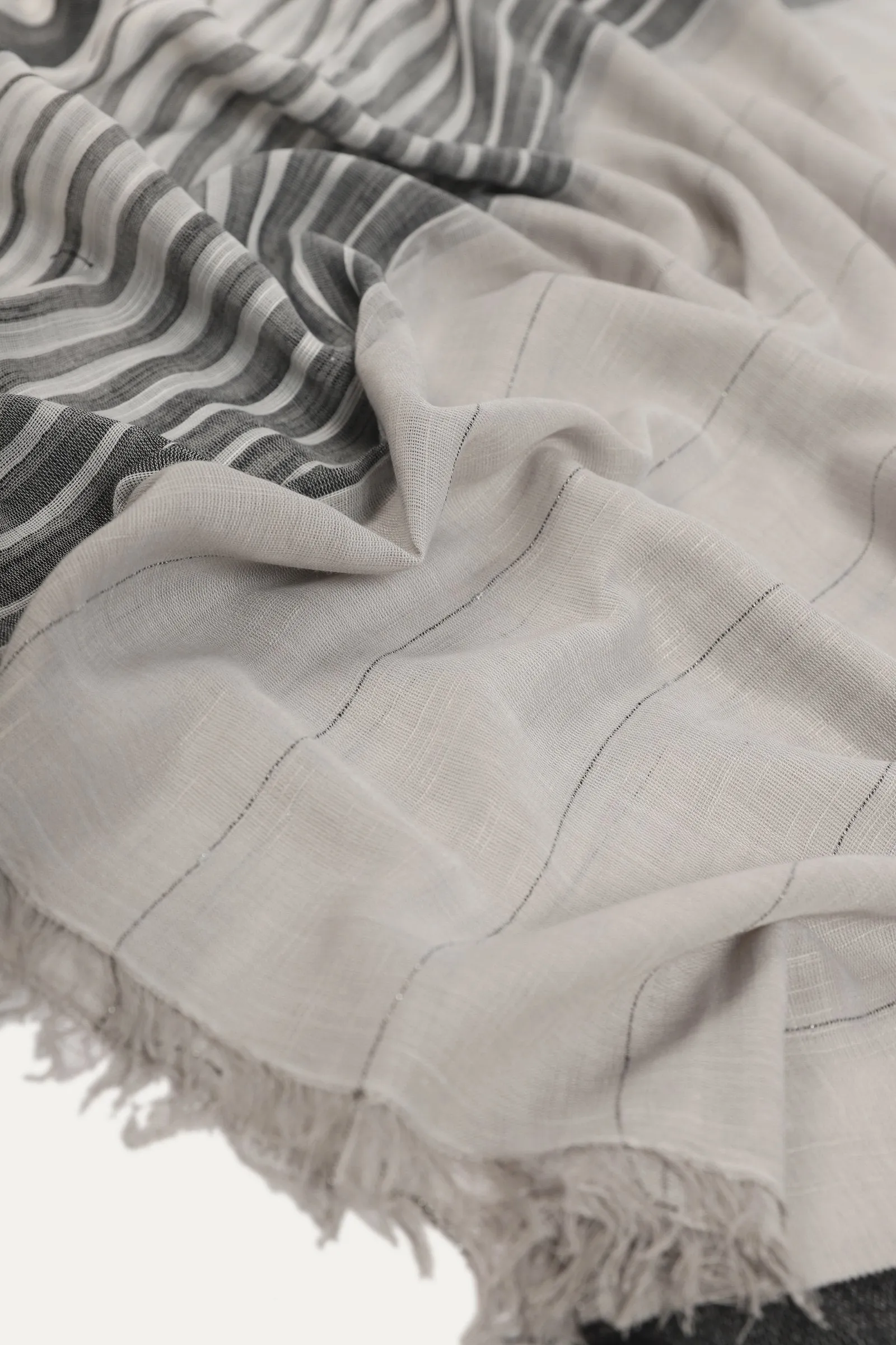 Fringed Hem Monotone Scarf