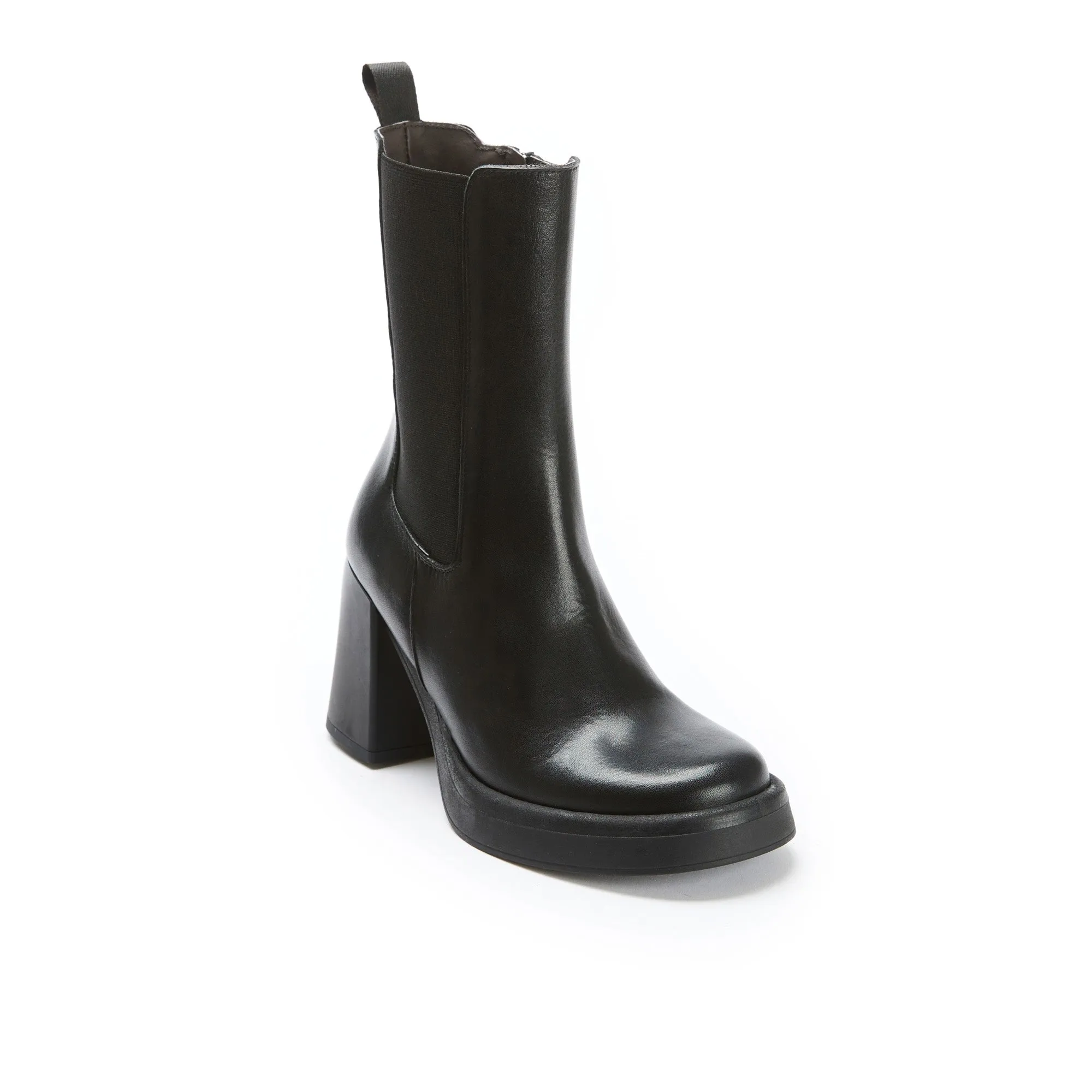 Heeled chelsea boot black