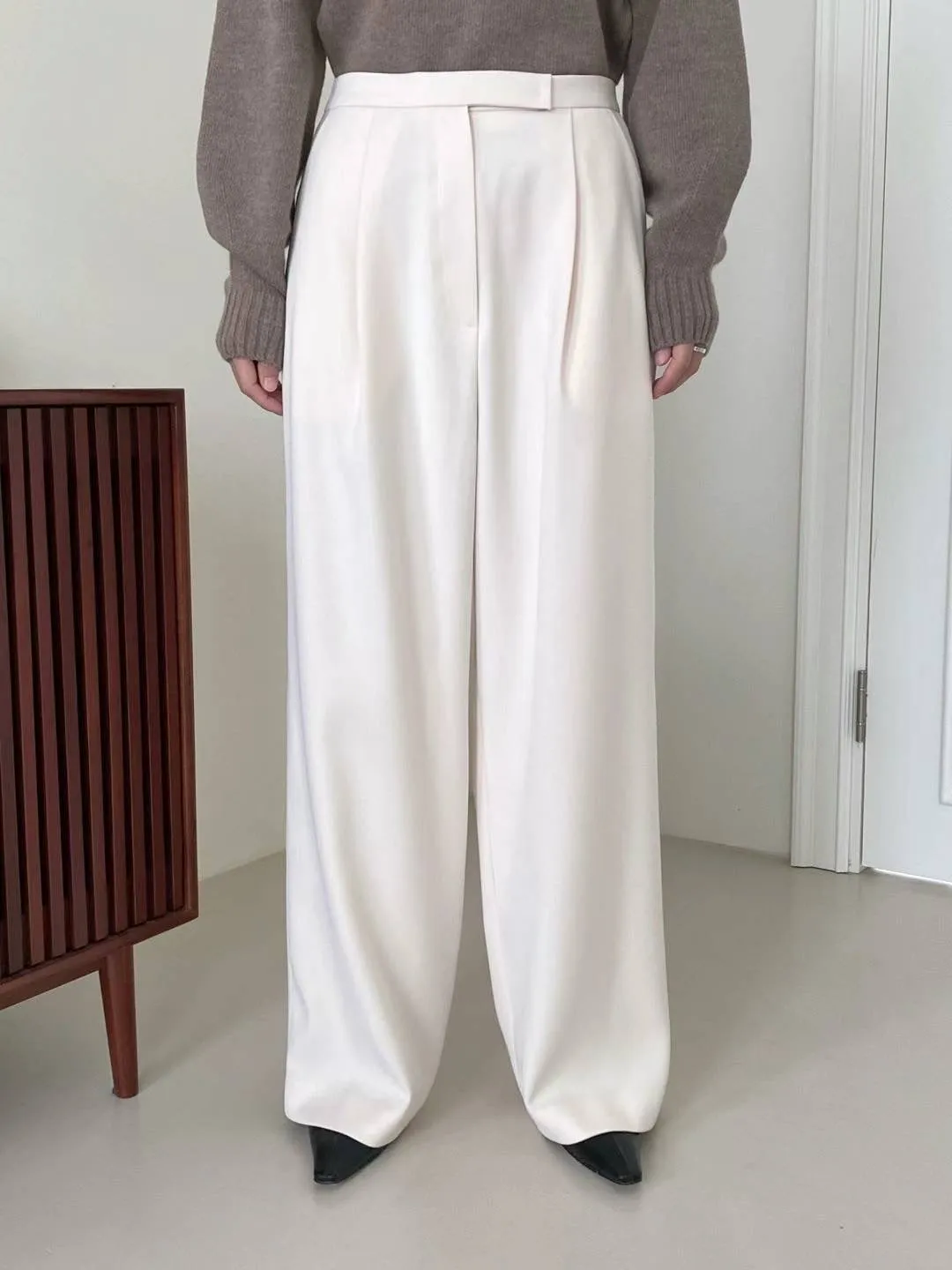 Julie Cream High Waist Straight Trousers