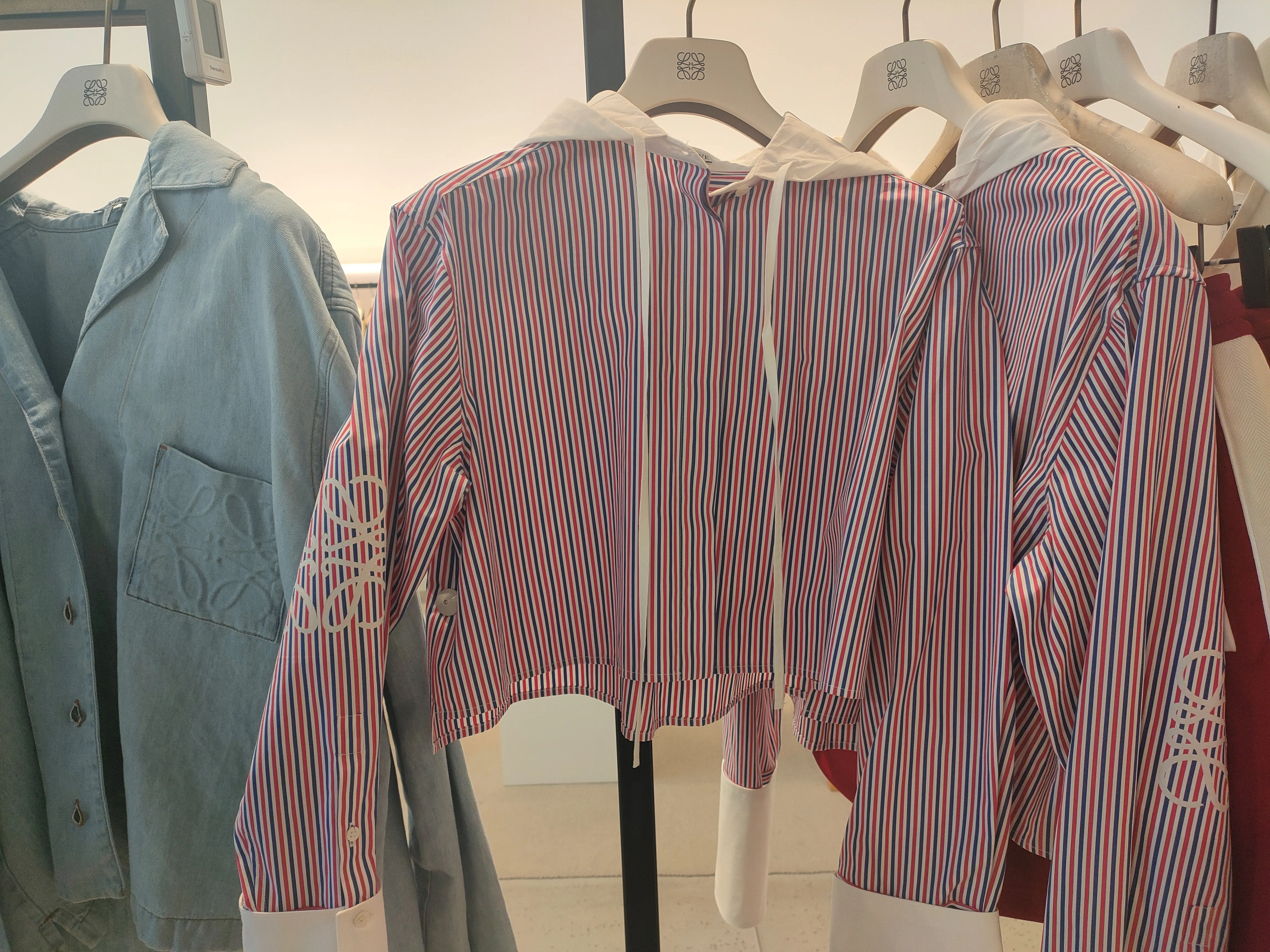 LOEWE  |Cropped hooded shirt in striped cotton