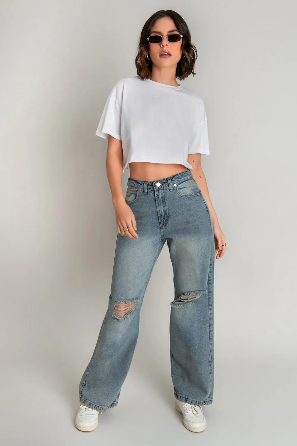 Pantalón de denim con rotos fit wide leg