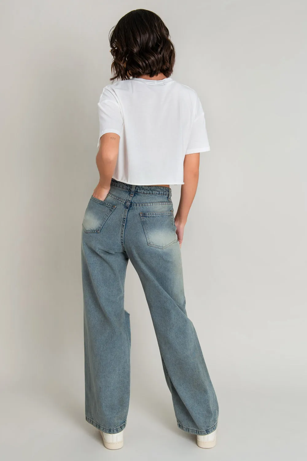 Pantalón de denim con rotos fit wide leg