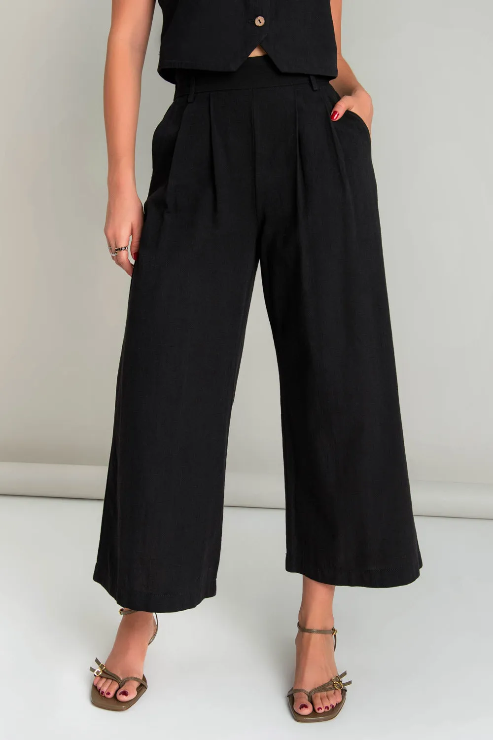 Pantalón de lino fit culotte con pinzas