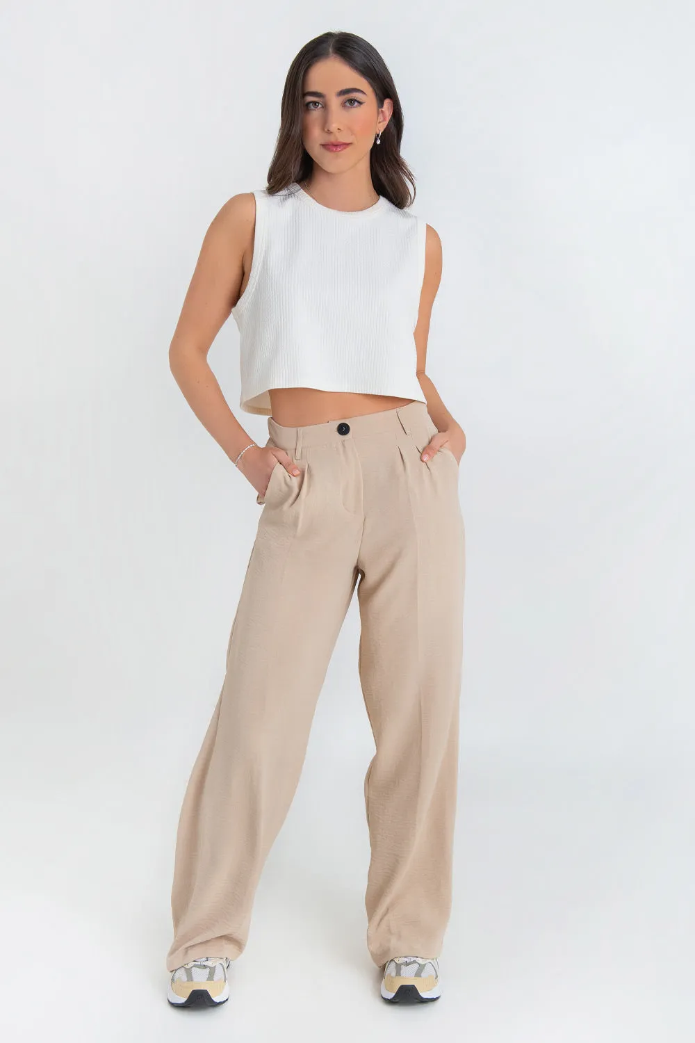 Pantalón fluido fit wide leg con pinzas