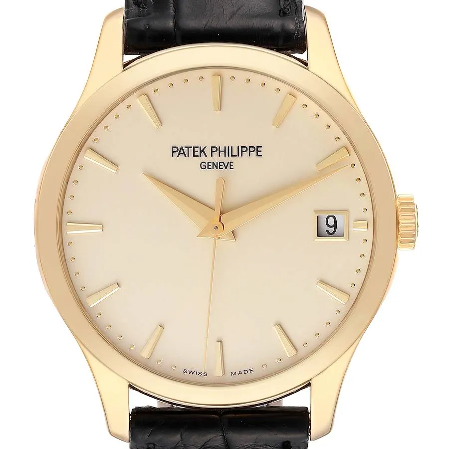 Patek Philippe Patek Philippe Calatrava Hunter Case (Reference 5227). A yellow gold automatic wristwatch with date.