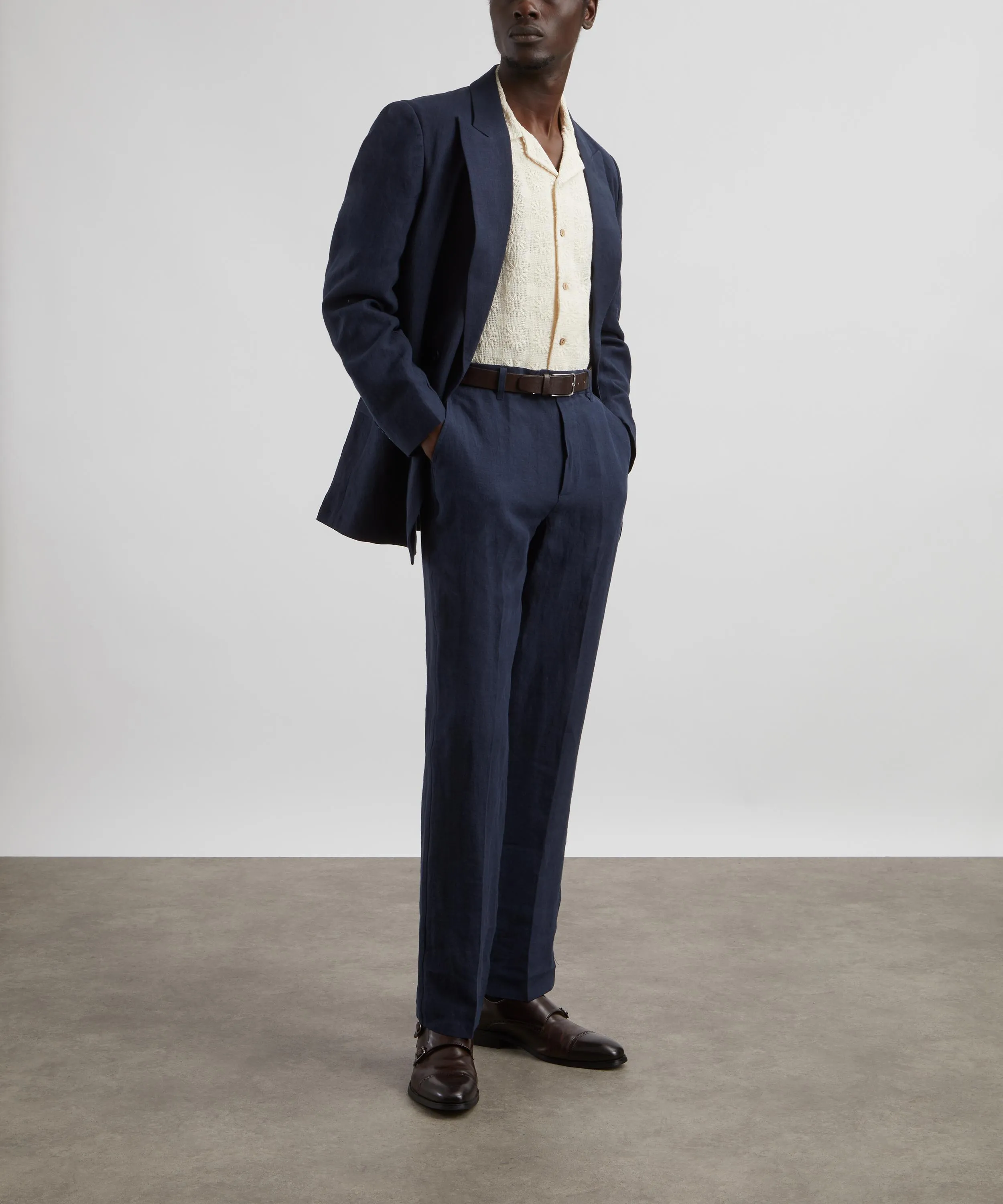 Tailored Linen Trousers in Navy 