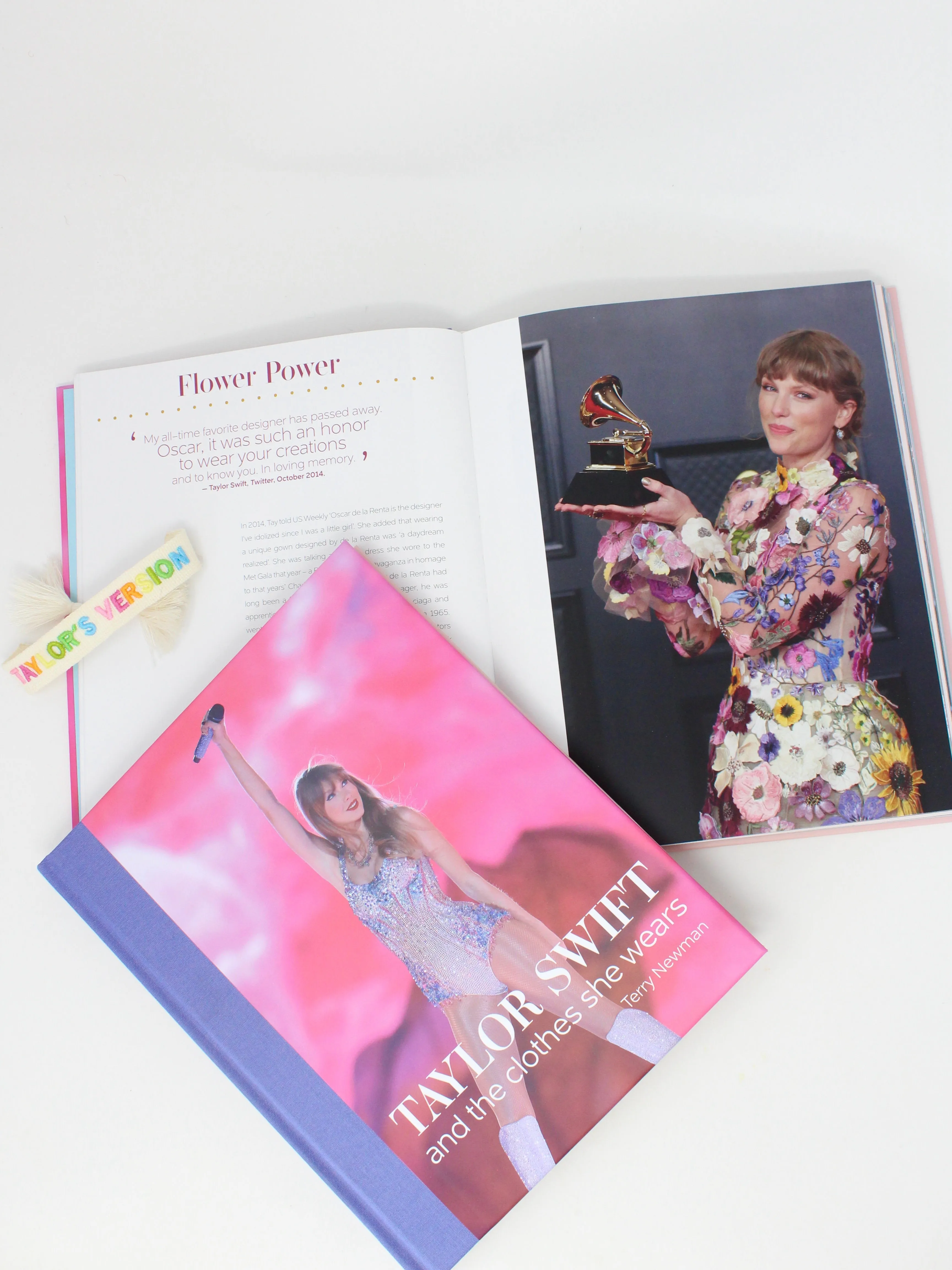 Taylor Swift & The Clothes She Wears Book