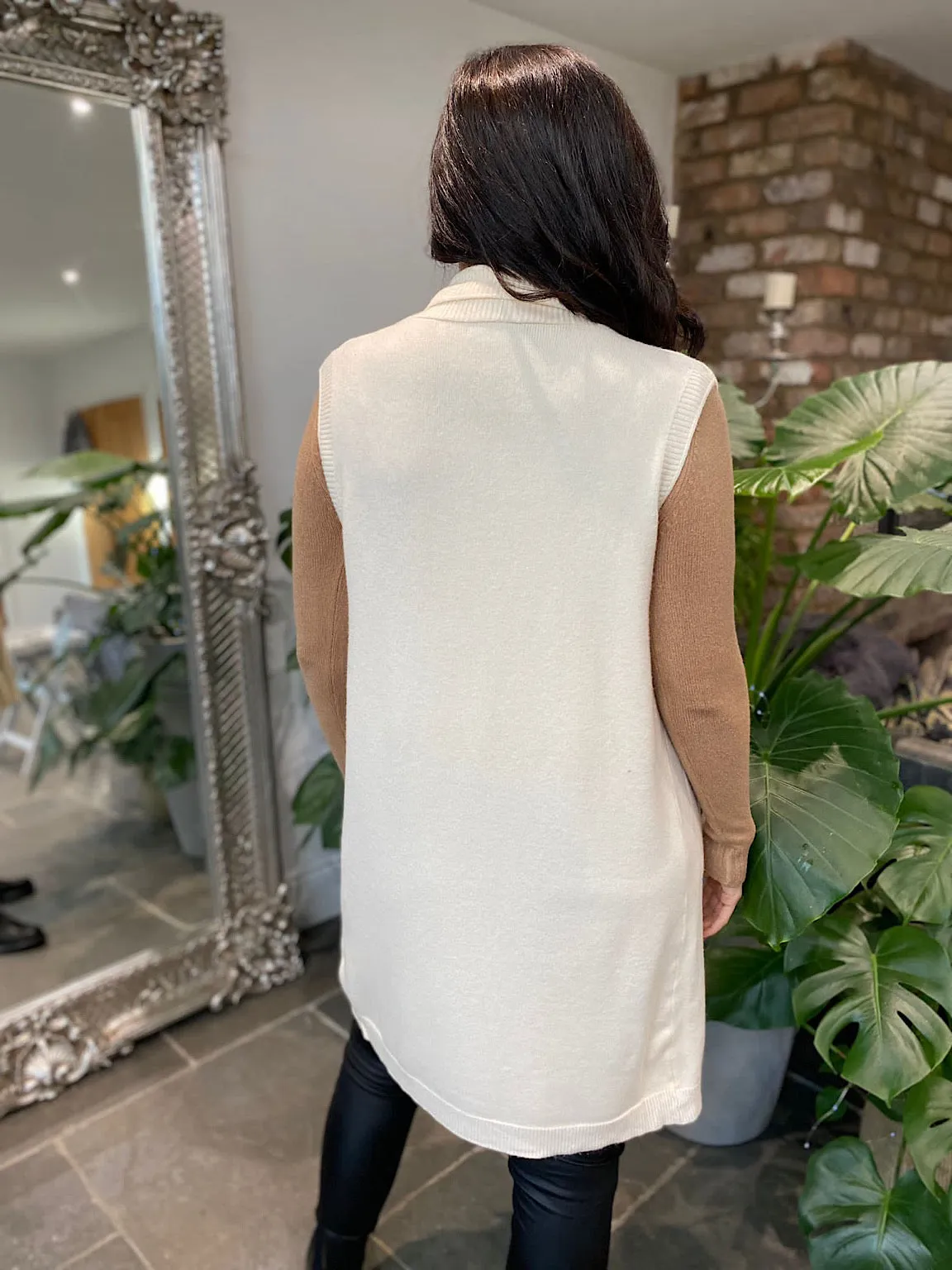 Vanilla Ribbed Edge Sleeveless Cardigan Sam